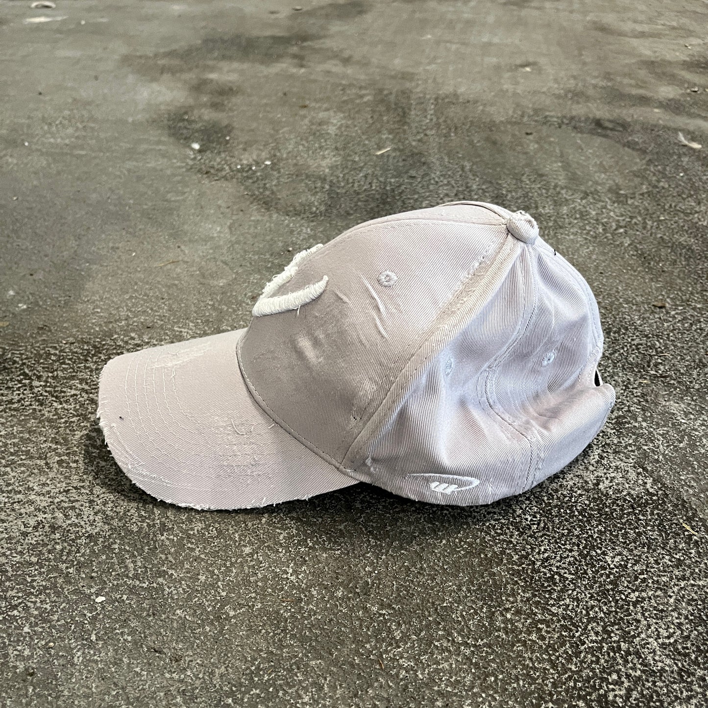 DISTRESSED GREY CAP