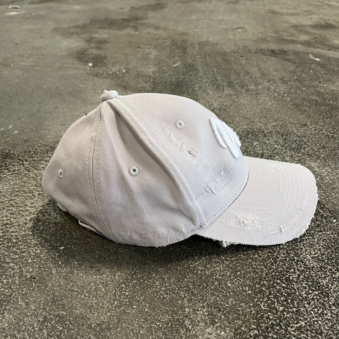 DISTRESSED GREY CAP