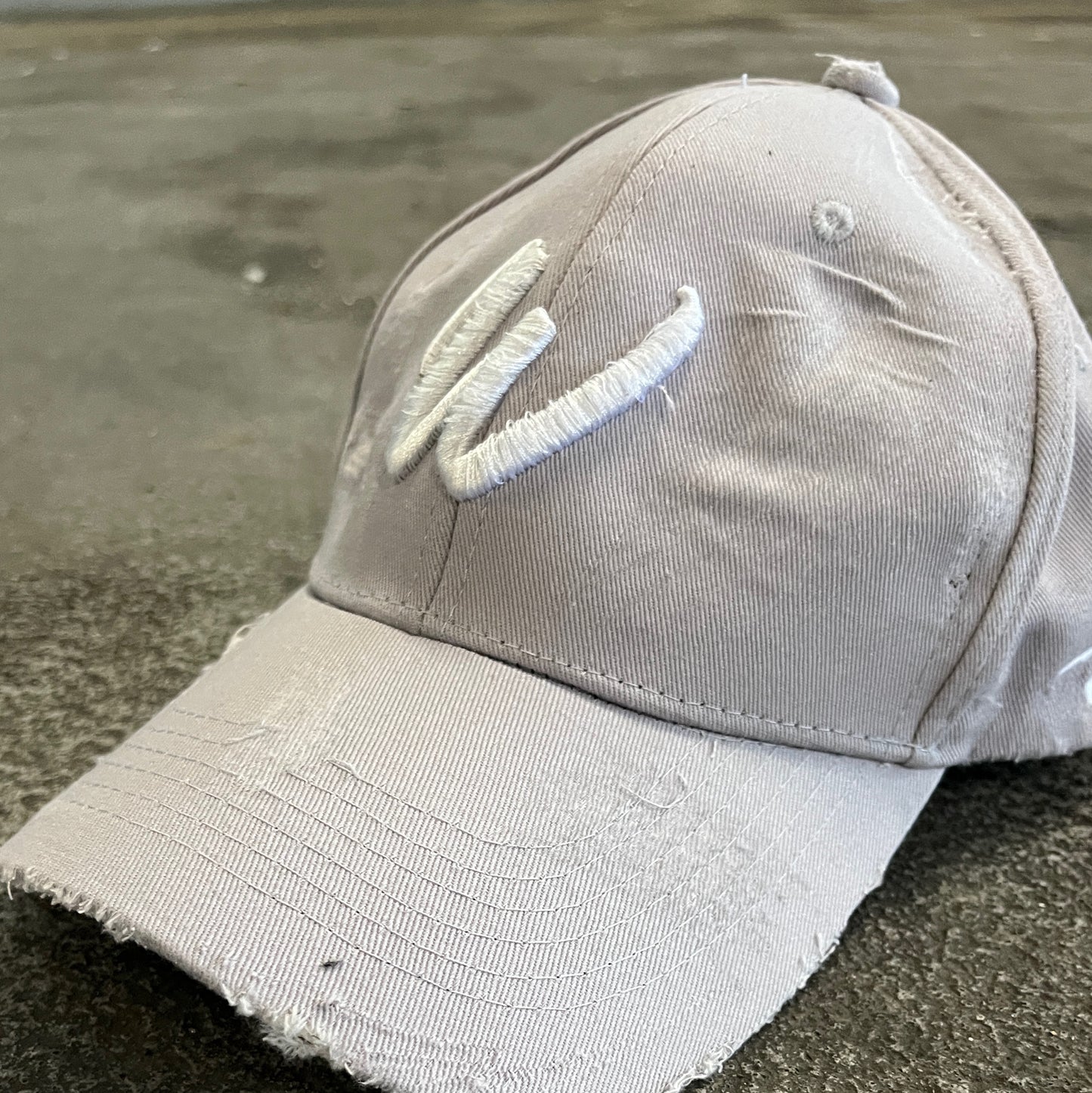 DISTRESSED GREY CAP